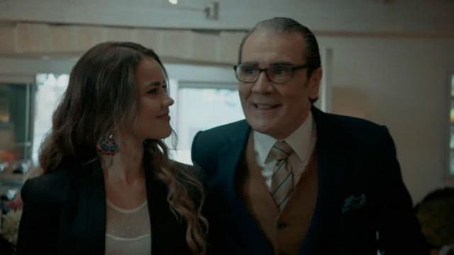 Lucía pone al descubierto a su padre
