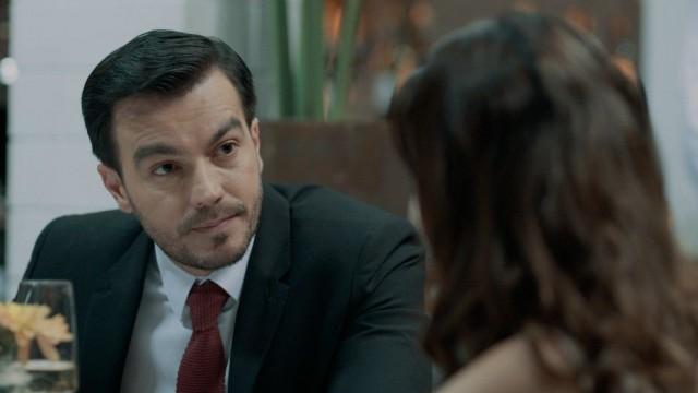 Pablo le hace una escena de celos a Julia