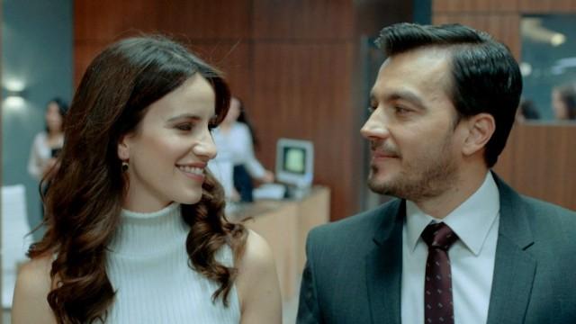 Julia se acerca más a Pablo