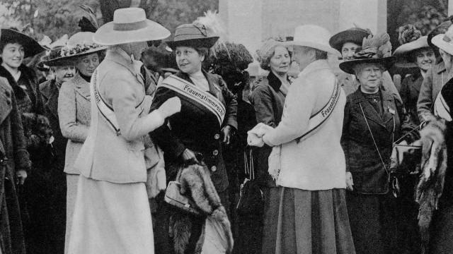 Damenwahl! Frauen im Kampf um die Stimme