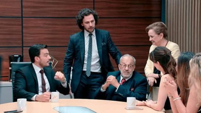 Un viejo conocido visita a los abogados
