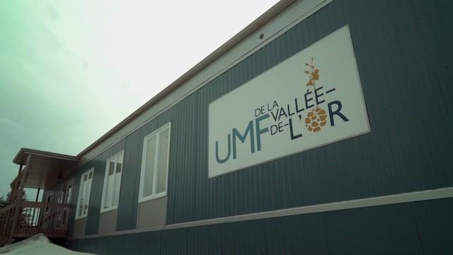 Le retour des guérisseurs à mains nues / Intransigeance face à une femme sur l'aide sociale