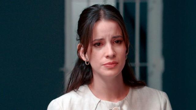 Julia busca justicia por su padre