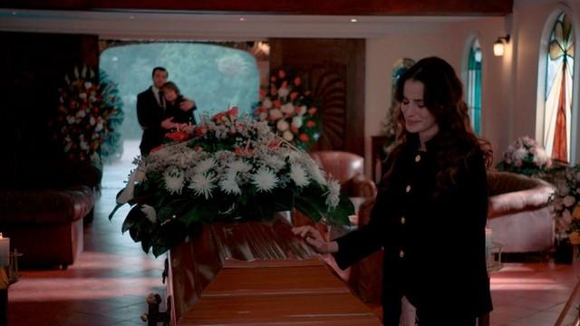 Julia y María Cristina le dan el último adiós a Jaime