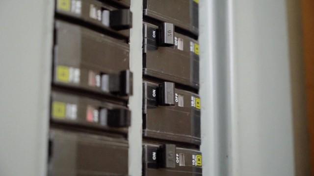 Payer pour le commerce voisin / Merlin l'encanteur
