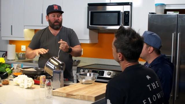 Nick Swardson & Simon Rex Make Mini Thai Pizzas & Kelp Noodles