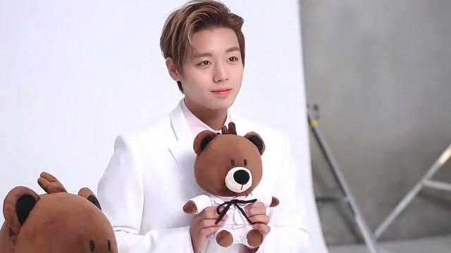 Lv.7 'Forever & J Lab' Ad Shoot Behind