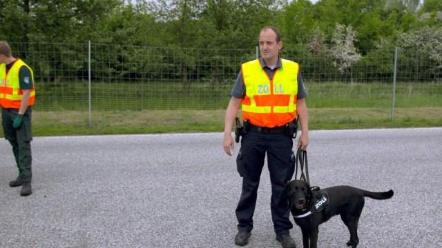 Zoll-Großkontrolle auf der A7