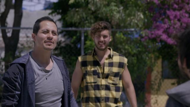 El Ángel le da una lección a Erick por robarle dinero de la venta de su mercancía