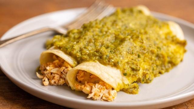Enchiladas, Salsas and Molletes