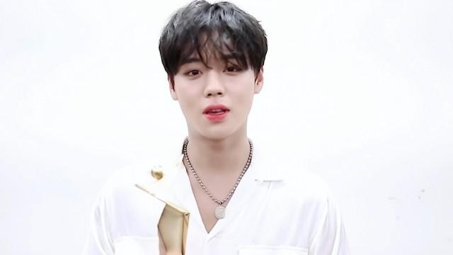 Lv.9 Asia Model Awards Behind