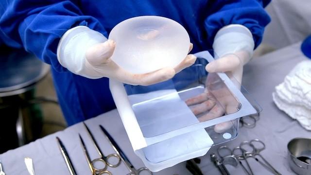 Implants mammaires : qu'ont-elles sous la peau / Érosion des berges à Verchères