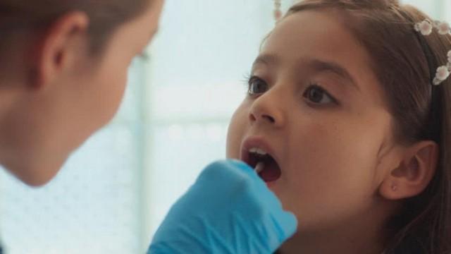Mauricio and Isabel take a DNA test