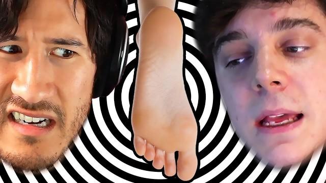 Wikifeet: A Tale of 2 Tootsies