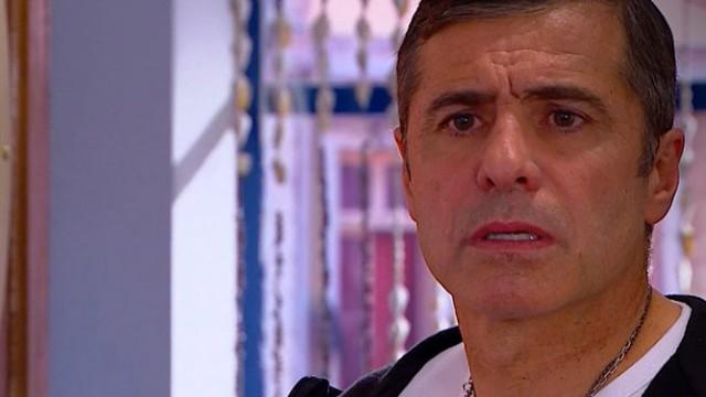 Cristóbal solo quiere ser amigo de Bárbara