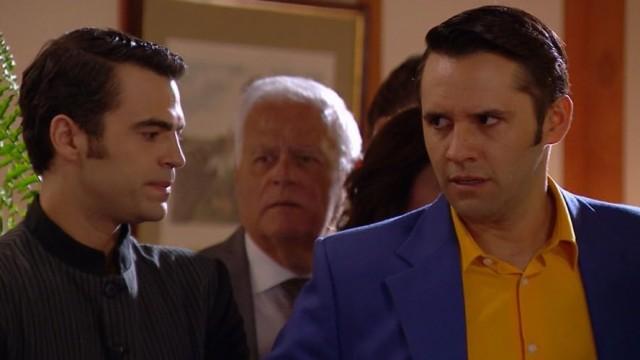Agustín pone en aprietos a Lorenzo y Carlos