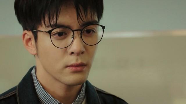 吴邪送刀给张起灵