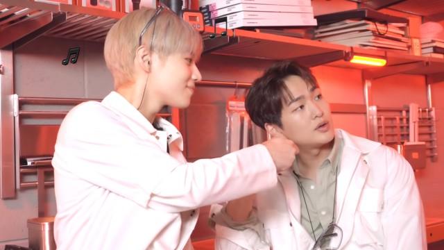 Brothers Lee's Photo Time​