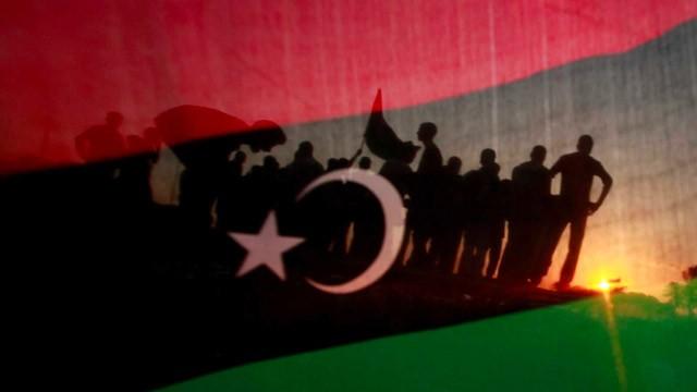 Los andenes olvidados / Atrapados en Libia