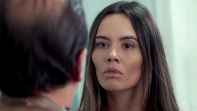 Milagros finds Elvira and Julián together