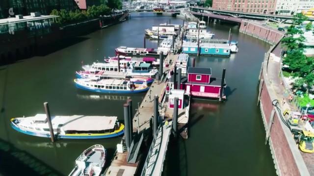 Hamburg – Welthafen mit schwimmender Kirche