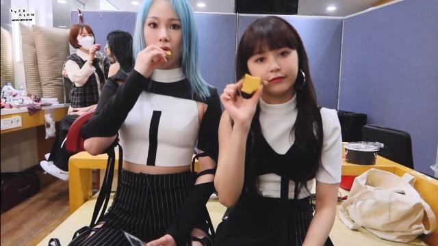 EVERGLOW's Exciting Waiting Room