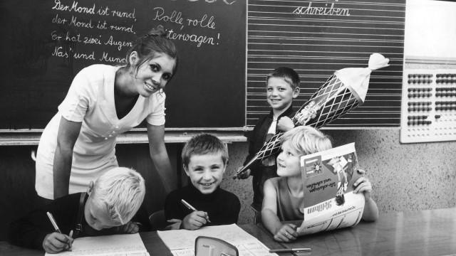 Kampf im Klassenzimmer - Schulzeit in Ost und West