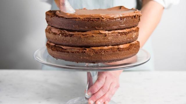 Cheryl Day Bakes Cakes!