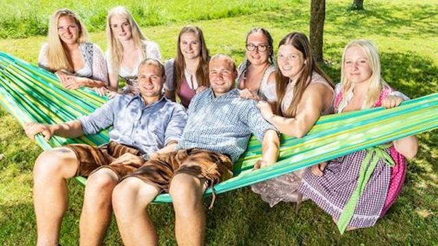 Folge 10 - Die Hofwochen