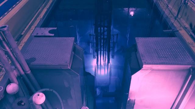 Fisicast #093 - Radiação Cherenkov: Quando Partículas se Movem Mais Rápido do que a Velocidade da Luz no Meio