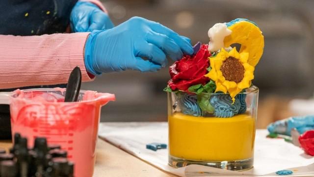 Clash of the Candle Makers!