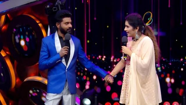 Priyanka Meets the Singers