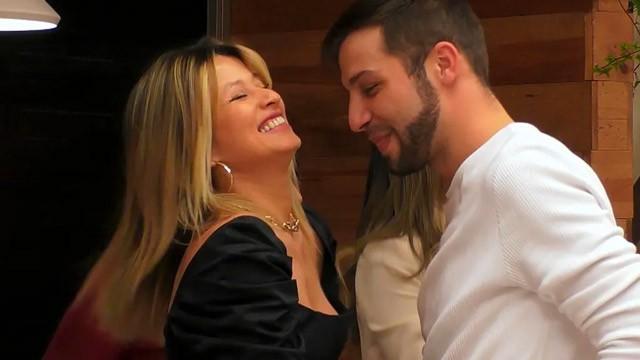 1389 - Besos latinos "especiales"