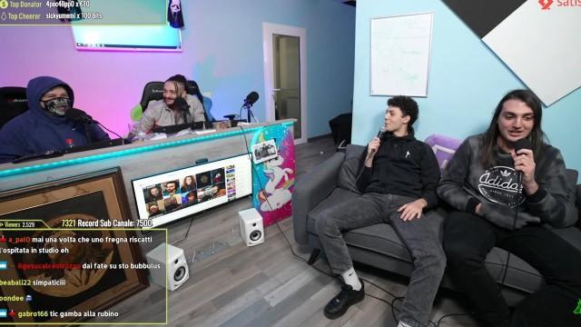 Live con due di voi in studio! | Cerbero Podcast #1220