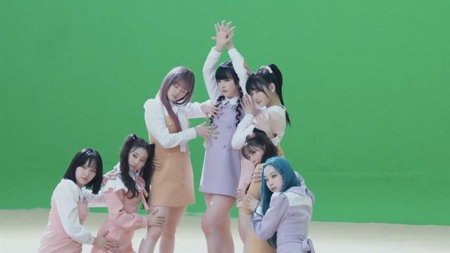 Billlie 'snowy night' M/V Behind