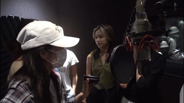 Recording the Joyful MomenT