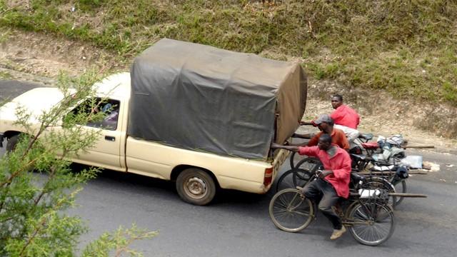 Die gefährlichsten Straßen der Welt (2) Die rasenden Radler von Burundi