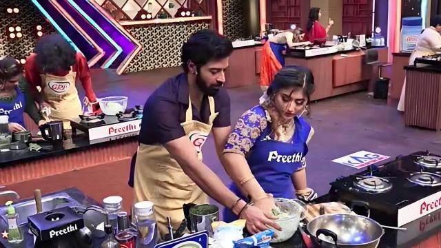 Cooking With One Hand?