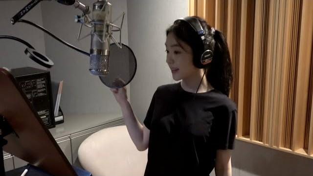 'Queendom' Recording Behind