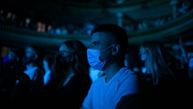 ¿Por qué hemos dejado de toser en los conciertos?