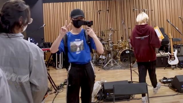 Xdinary Days #5 | XH's Enthusiastic Chicken Mukbang After Practice