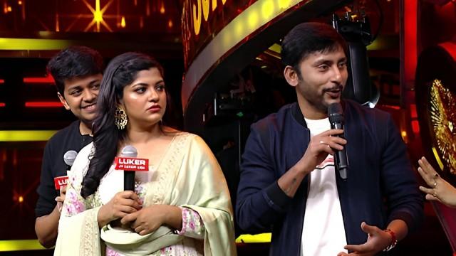 Team Veetla Vishesham on the Show