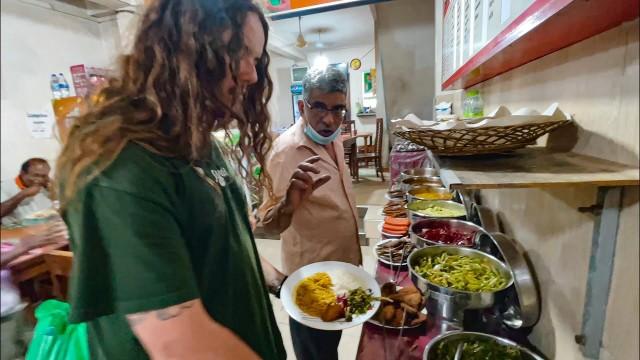 cosa mangio con meno di 1€ in Sri Lanka - ALL YOU CAN EAT più economico di sempre!