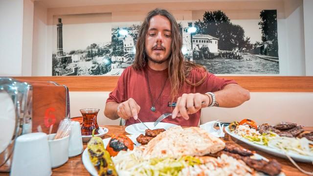 il VERO KEBAB turco / abbuffata tipica in Turchia
