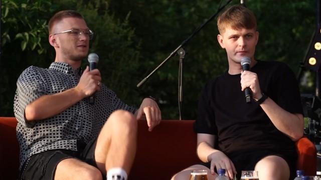 su Marku ir Viktoru