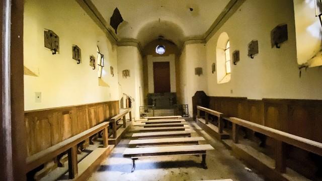 dietro alla chiesa abbandonata...