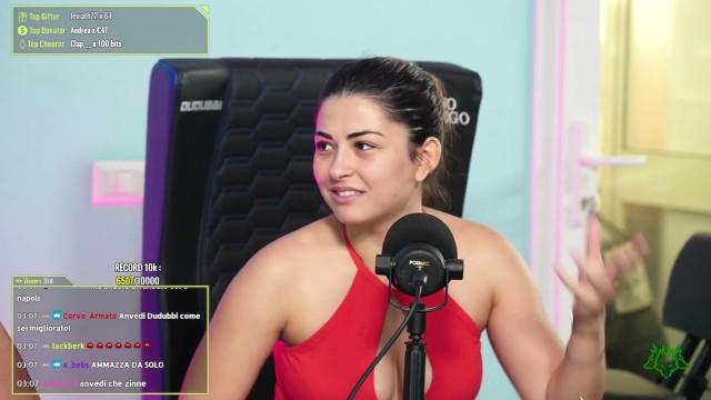 TIKTOKER DENUNCIA SEQUESTRO a Montecarlo ma la COMMUNITY non LE CREDE. | Cerbero Podcast #1435