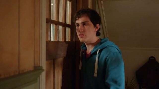 Benjamín escucha que su padre es homosexual