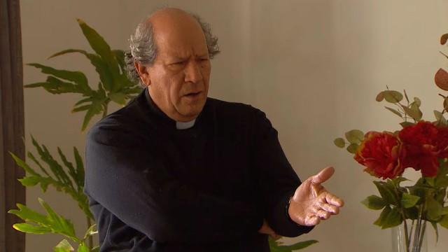 Piedad y el padre Francisco están acorralados