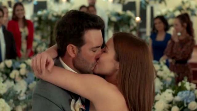 Dany surprises Mauricio with a loving reunion